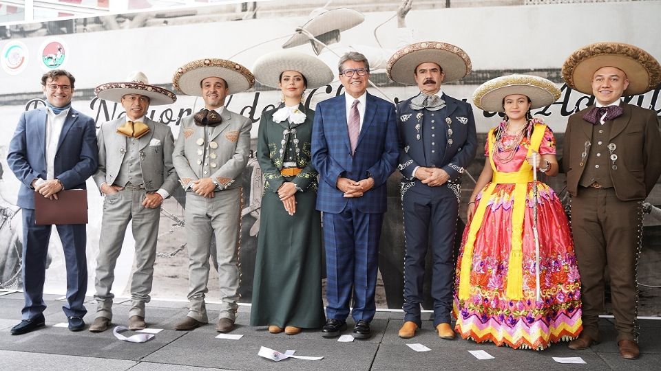 Para conmemorar el día del charro El Senado de la República inauguró la exposición Charrería, la cual resalta su historia
