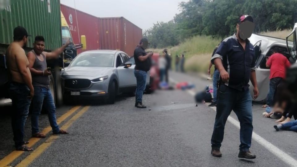 Podría haber sido causado por una falla mecánica del tráiler que embistió a los cerca de seis vehículos