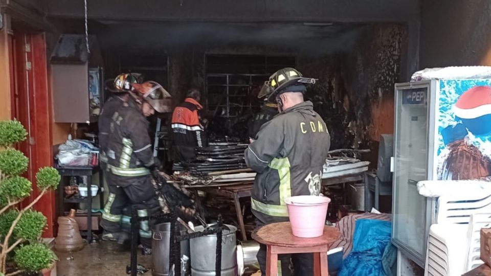 Cuerpos de emergencia combatieron el incendio.