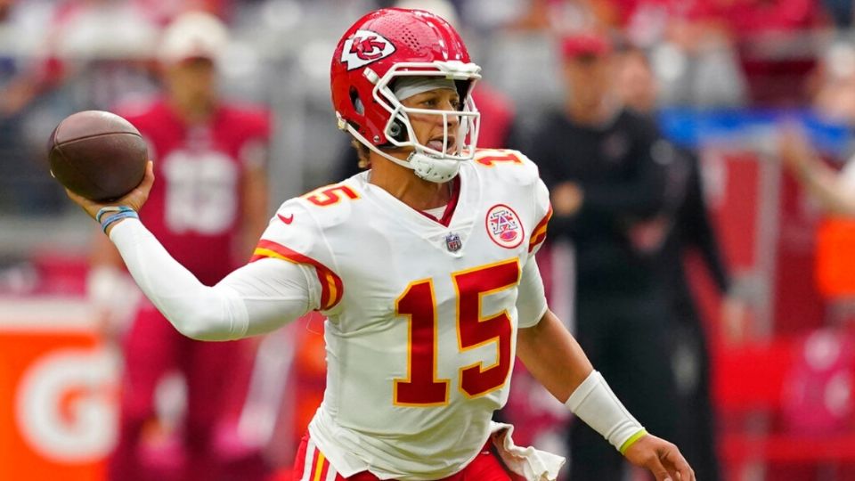 Pat Mahomes buscará su segunda victoria de la campaña regular.