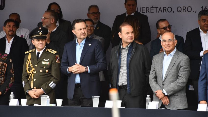 Mauricio Kuri encabeza desfile militar del inicio de la Independencia en Querétaro