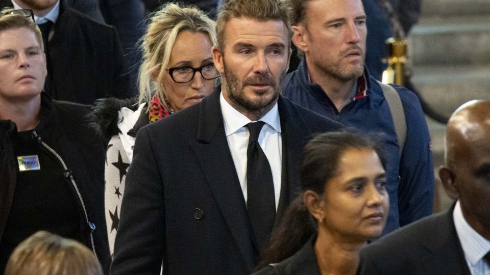 David Beckham asistió para mostrar sus respetos a la monarca.