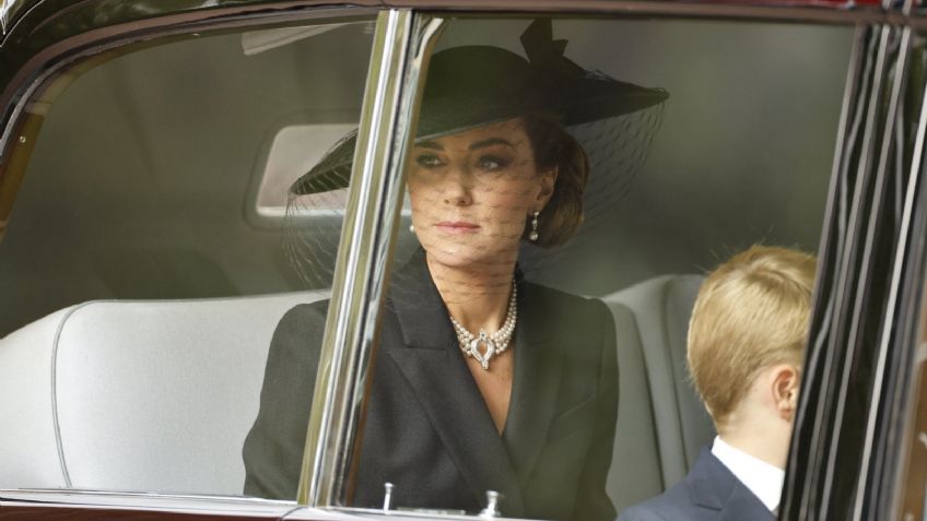 Kate Middleton rinde homenaje a la princesa Diana en el funeral de Isabel II con este lujoso collar