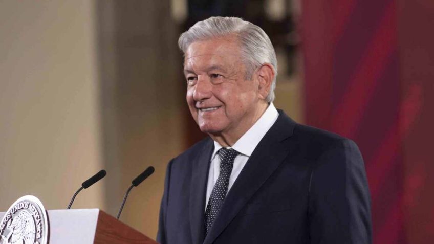 AMLO presume buena salud: "Enfermito, pero todavía hay fuerza para seguir luchando"