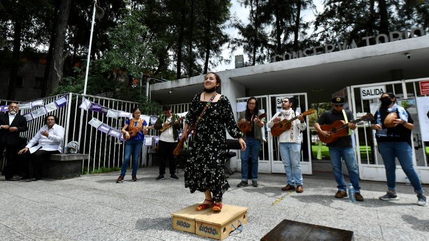 Alumnos y profesores celebran la declinación de Patricio Méndez como director del Conservatorio Nacional de Música