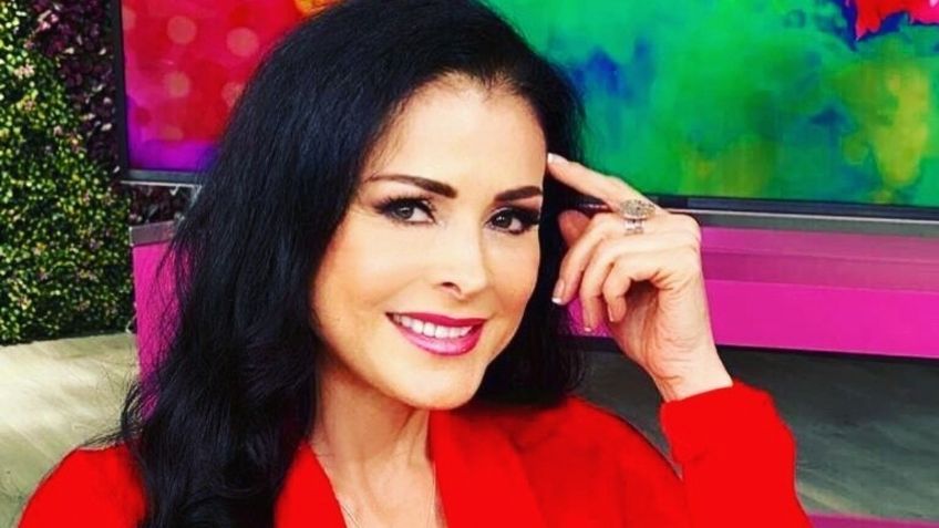 Lourdes Munguía presume sus piernas en entallado vestido rojo a sus 61 años