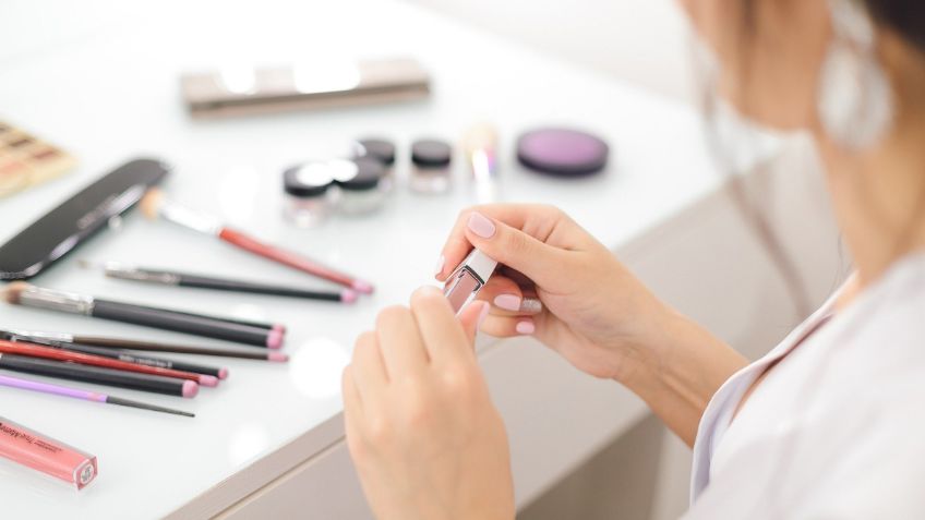 Al estilo Marie Kondo, 3 claves para ordenar tu maquillaje