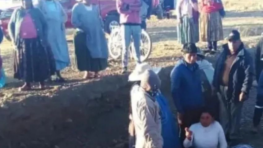 Tragedia en Bolivia: dos niños mueren ahogados tratando de recuperar su pelota en una fosa