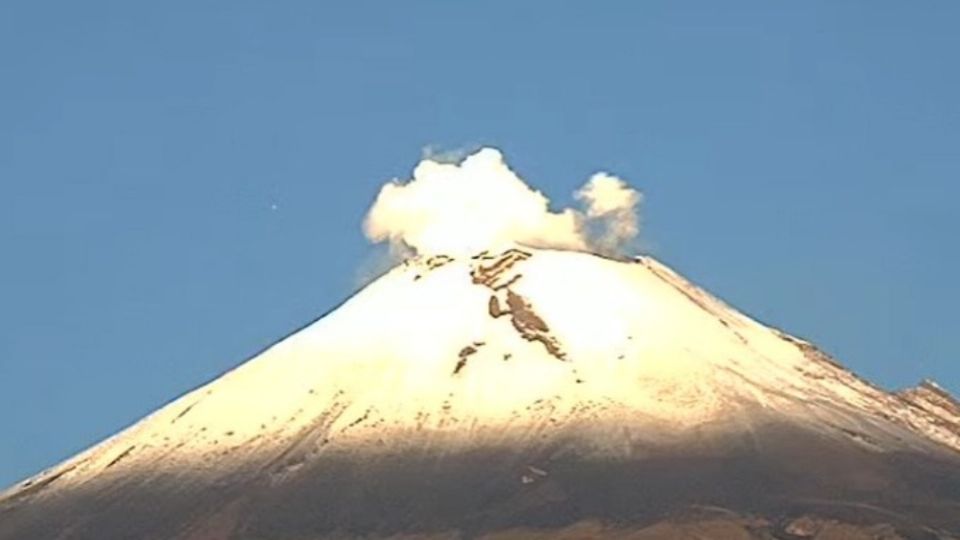 El Cenapred exhorta a no acercarse al volcán y sobre todo al cráter