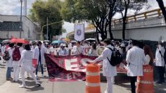 VIDEOS | Estudiantes de medicina del IPN protestan con bloqueo en Circuito Interior