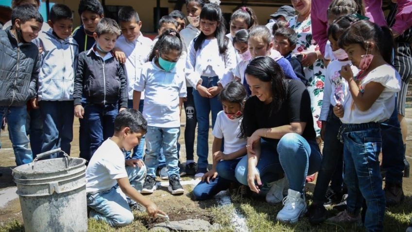 Michelle Núñez continúa firme su compromiso con la educación vallesana