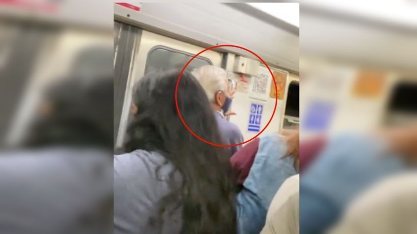 VIDEO | Adulto mayor y mujer protagonizan intensa discusión por AMLO en el Metro CDMX