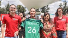 Claudia Sheinbaum se pintaría un mechón rosa por la Selección Mexicana