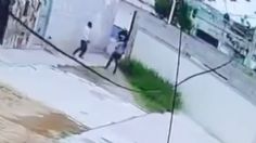 VIDEO | Querétaro: Registran golpiza a un hombre para robarle sus pertenencias en Ezequiel Montes