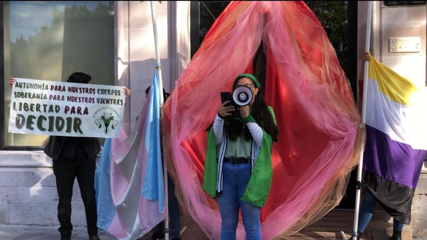 Feministas exigen al gobierno la despenalización del aborto