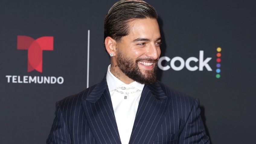 FOTOS | Maluma impacta en alfombra roja de los Premios Billboard 2022 con traje al estilo "El Chavo del 8"