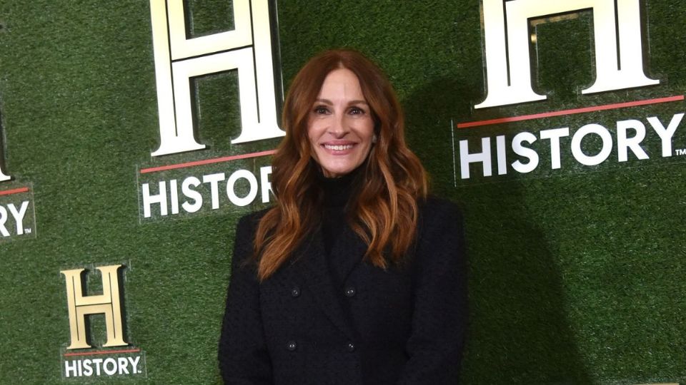 Julia Roberts enseña cómo usar blazers como vestidos