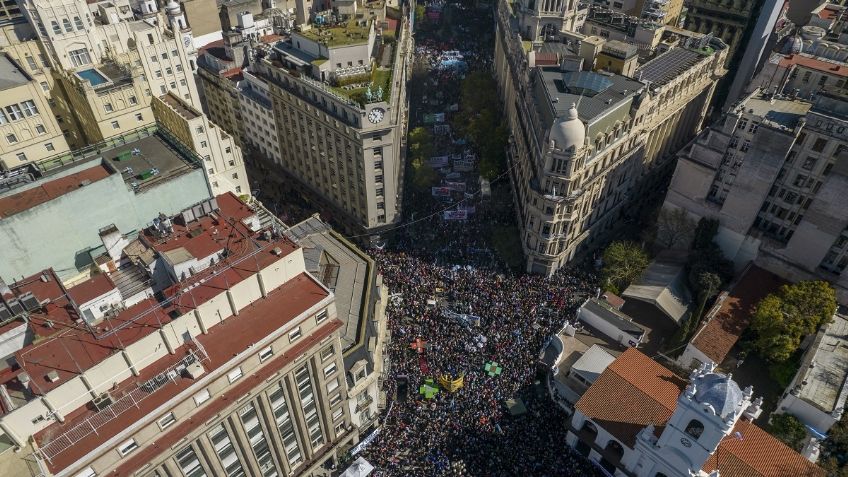 Multitud marcha a favor de Cristina Fernández de Kirchner en Argentina