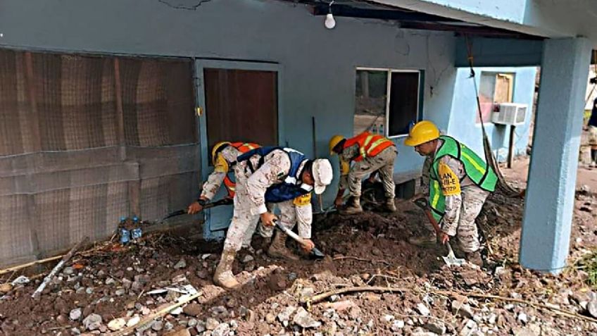 Víctor Castro visita las comunidades más afectadas por la tormenta tropical "Javier"