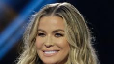 De frente, Carmen Electra sube la temperatura con sus curvas