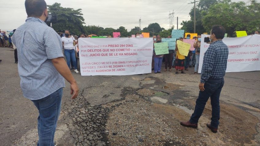 Pobladores de Oaxaca exigen la liberación de diputado acusado de portación ilegal de arma