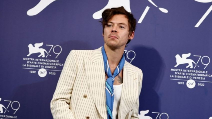 Harry Styles besa a Nick Kroll en Festival de Venecia y estallan las redes