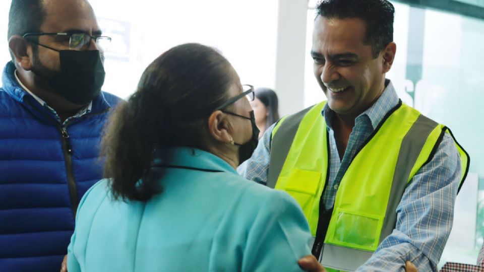 Se reunió con la gente de la zona