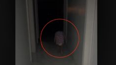 VIDEO | ¡De terror! Una bebé saluda a supuesto fantasma y su madre sale corriendo: "¿A quién le dices hola?"