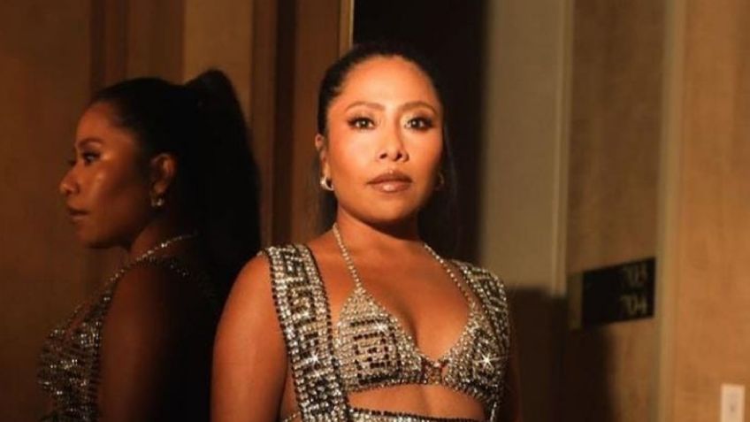 Yalitza Aparicio da cátedra de moda para usar lencería brillante con pantalón de vestir