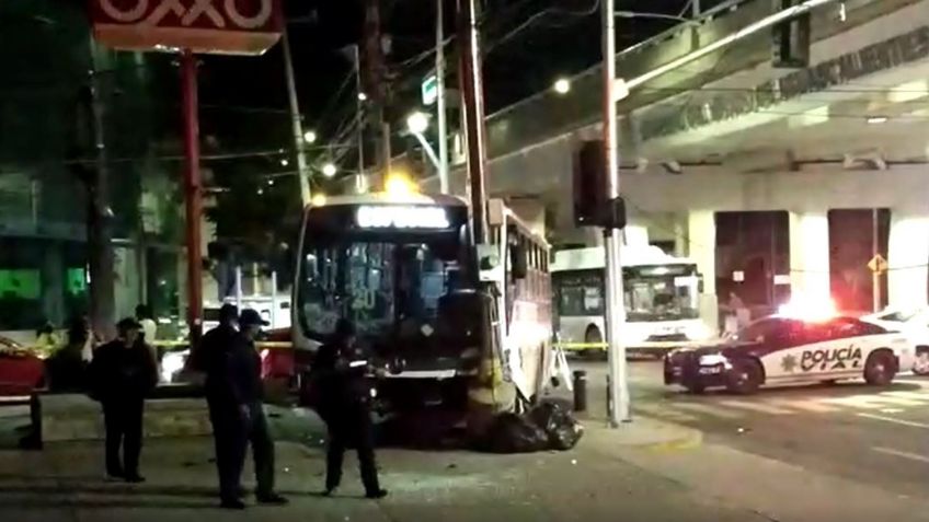 Muere hombre de 79 años al impactarse con camión de transporte público