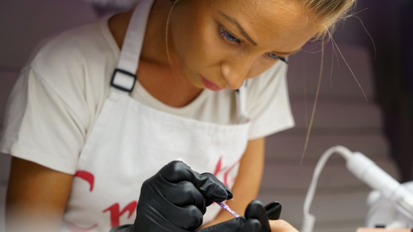 Manicura con perlas: descubre las uñas que serán tendencia este otoño