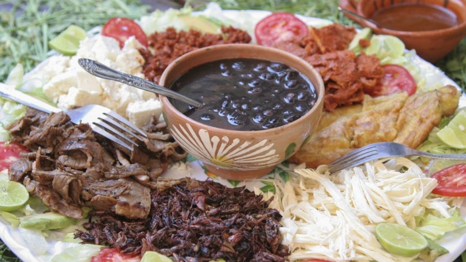 Extranjera recibe críticas tras quejarse de la gastronomía mexicana