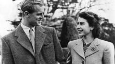 Muere la Reina Isabel II: Estas son sus fotos más románticas al lado del príncipe Felipe