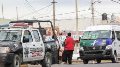 VIDEO | Dos mujeres se hacen pasar por dulceras y asaltan una combi en Ecatepec