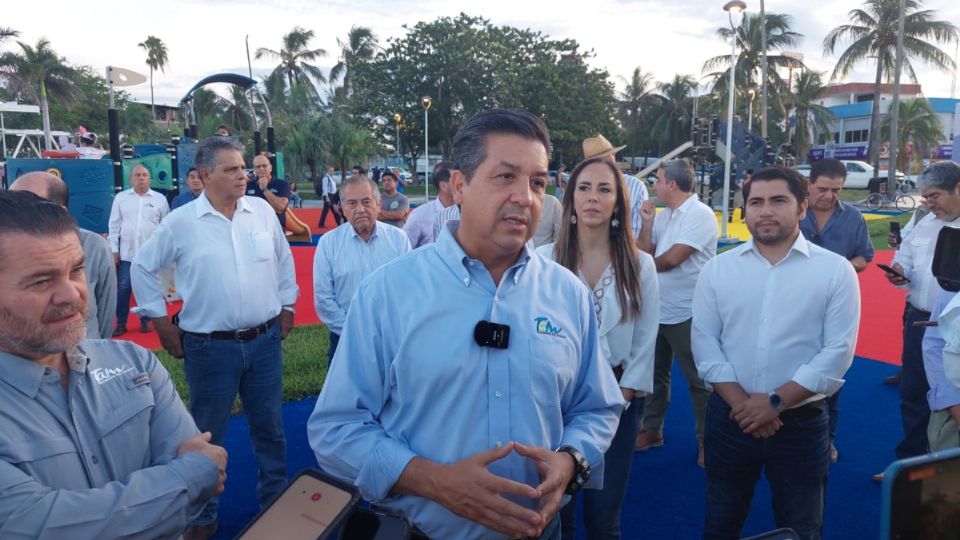 El gobernador hizo la entrega formal del pabellón ganadero