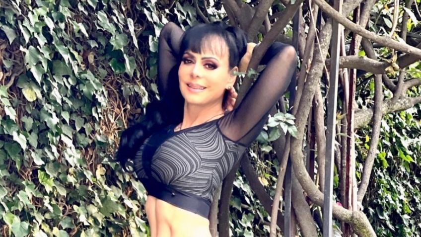 Desde la playa, Maribel Guardia recibe el 2023 con diminuto bikini colombiano