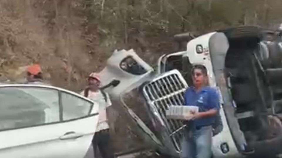 La gente aprovechó para llevarse el alcohol