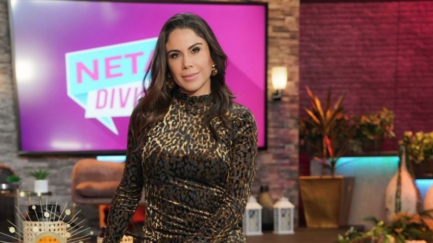 Paola Rojas roba suspiros en “Netas Divinas” con escotado y elegante vestido