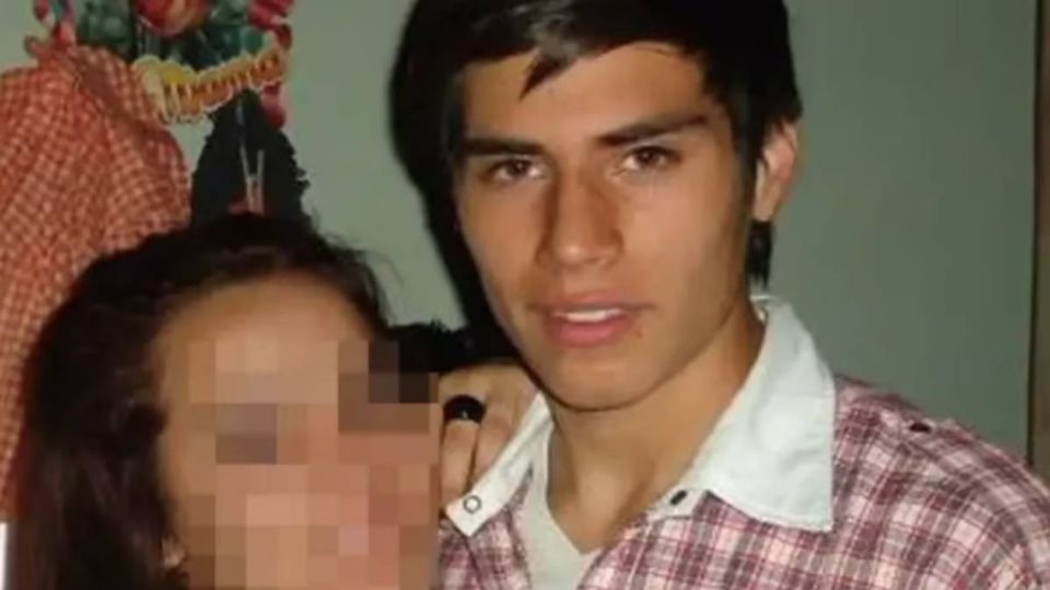 El joven de 16 años cayó siete pisos