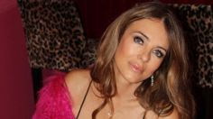 A los 57 años, Elizabeth Hurley paralizó la red de frente ante la cámara