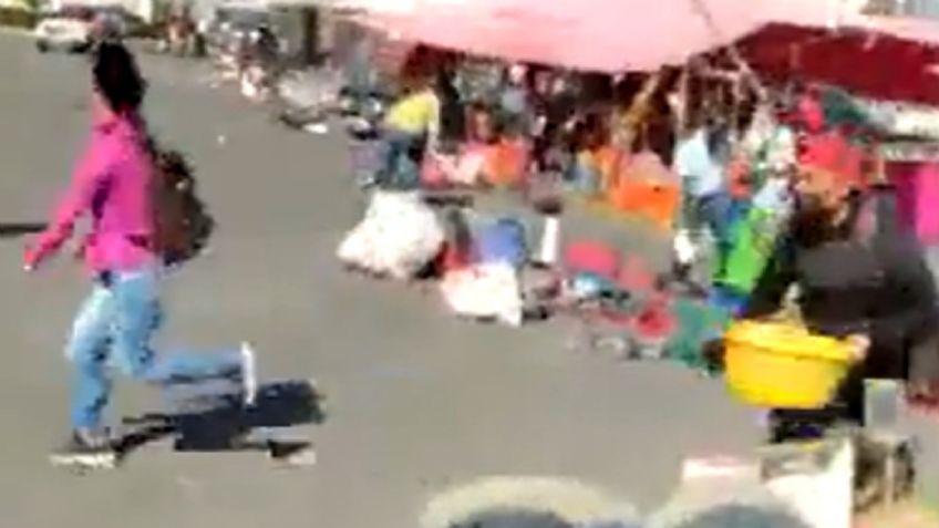 IMÁGENES FUERTES | "¡Son cuetes!": el escalofriante video de la balacera en un tianguis de Cuautitlán Izcalli