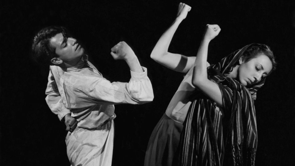 Guillermina Bravo y Ricardo Silva en La Coronela (1940), con el Ballet de Waldeen.