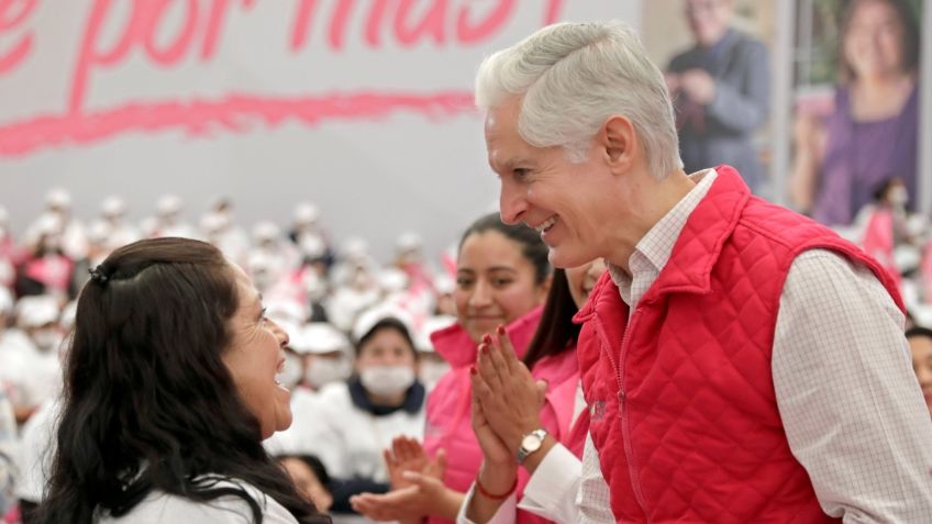 Alfredo Del Mazo entrega 8 mil tarjetas del programa Salario Rosa en Nicolás Romero