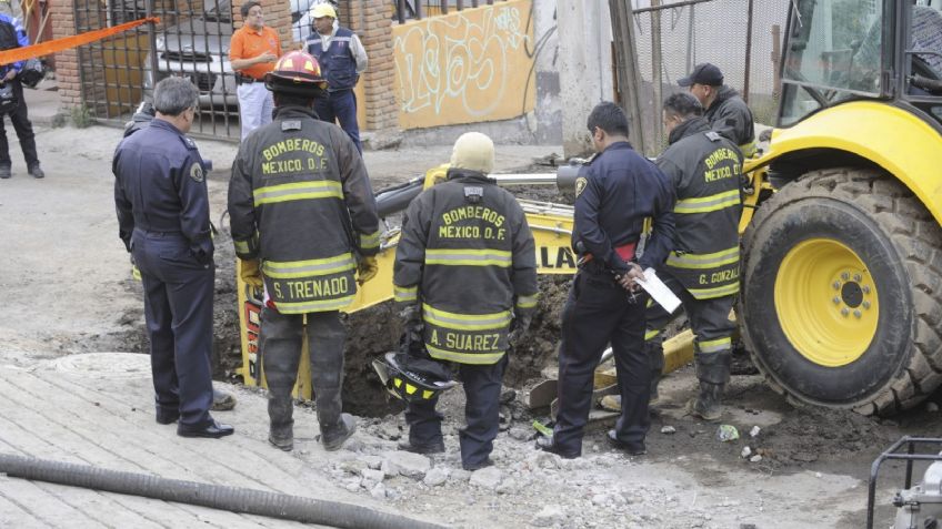 Tragedia en Zapopan: joven de 17 años sube a excavadora, resbala y es arrollado por la máquina de 7 toneladas