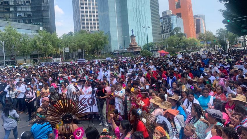 CDMX: inician colocación de la Mujer de Amajac y la Antimonumenta Justicia