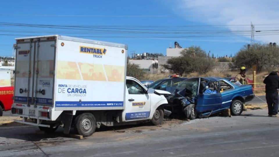 Los adultos mayores perdieron la vida el día de ayer tras impactarse con un camióin torton