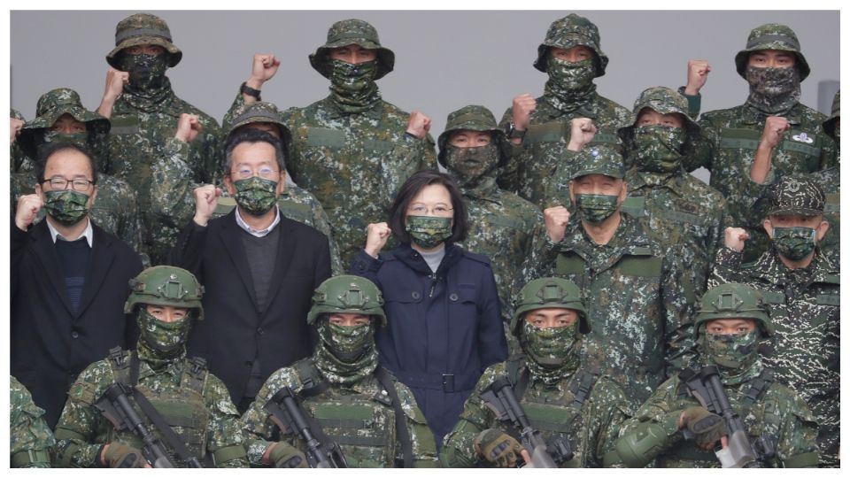 Presidenta de Taiwán, Tsai Ing-wen, visitó la base militar de Penghu Magong