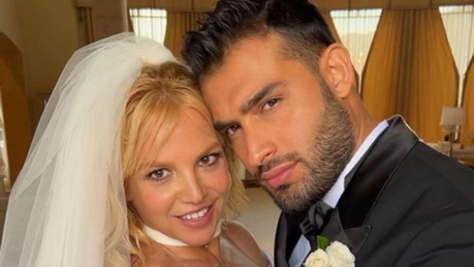 Sam Asghari defiende a Britney Spears y niega un 'colapso mental' de la cantante