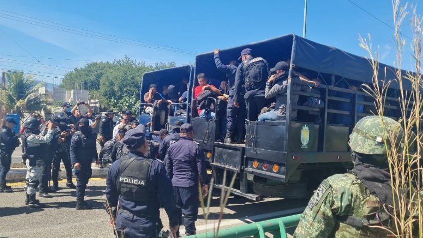 Elementos policiacos rescatan a más de 250 migrantes que viajaban hacinados en tráiler