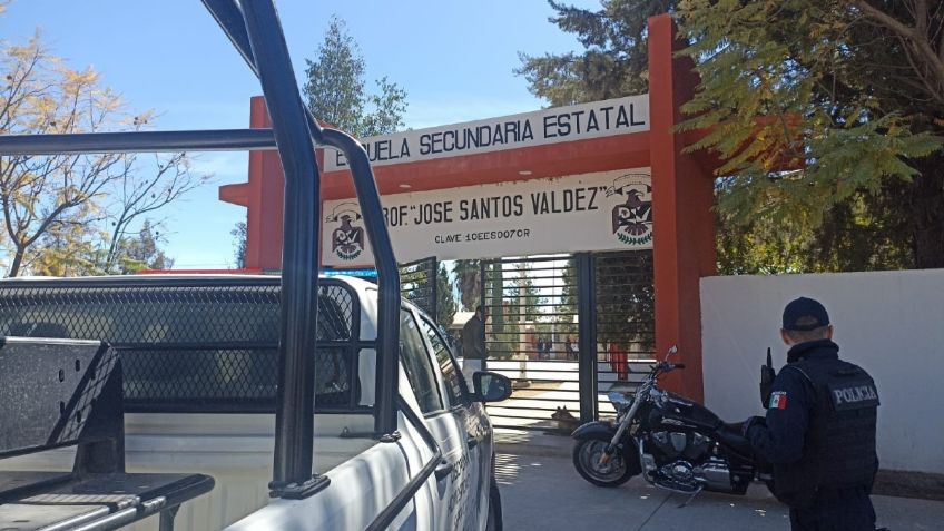 Durango: policía municipal asegura un arma encontrada en sanitarios de escuela secundaria